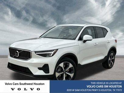 New 2025 Volvo XC40 B5 Core w/ Protection Package Premier