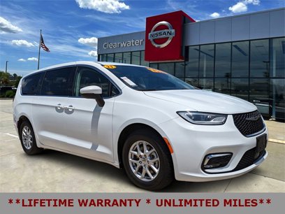 Used 2023 Chrysler Pacifica Touring-L