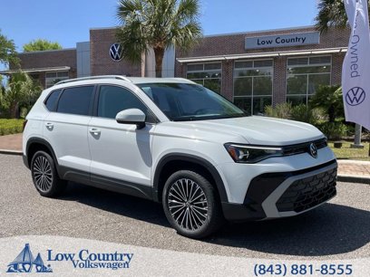 New 2025 Volkswagen Taos SE