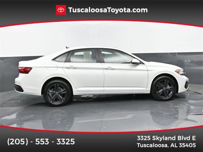 Used 2024 Volkswagen Jetta SE w/ Panoramic Sunroof Package