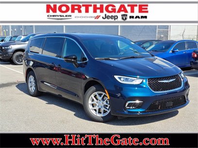 New 2025 Chrysler Pacifica Select