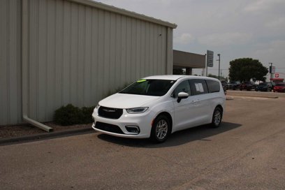 Used 2023 Chrysler Pacifica Touring-L