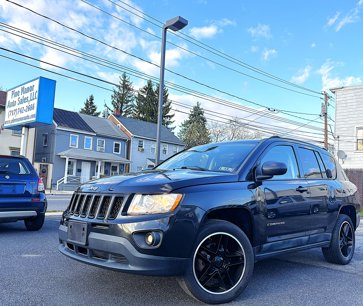 Used 2011 Jeep Compass Limited w/ Sun/Sound Group