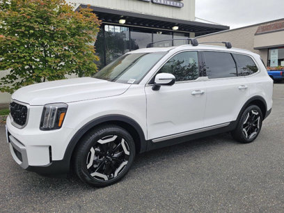 Used 2024 Kia Telluride EX w/ EX Captain's Chair Package