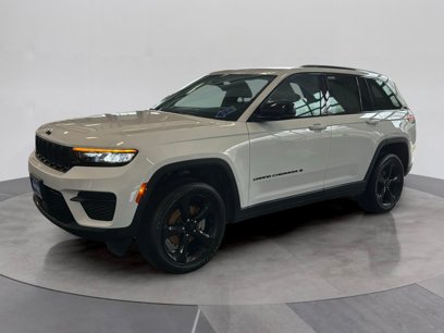 Used 2023 Jeep Grand Cherokee Altitude