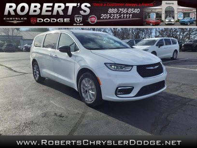 New 2025 Chrysler Pacifica Select