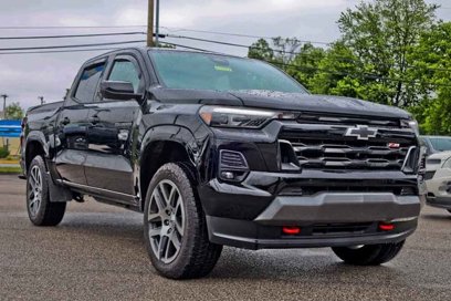 Used 2024 Chevrolet Colorado Z71 w/ Z71 Convenience Package 2