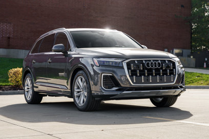 New 2025 Audi Q7 3.0T Prestige