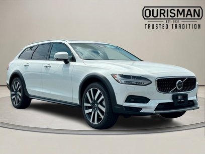 New 2025 Volvo V90 B6 Cross Country Ultra