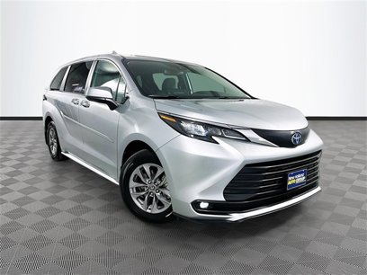 Used 2025 Toyota Sienna XLE