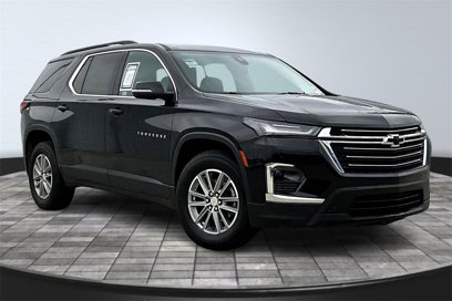 Used 2023 Chevrolet Traverse LT