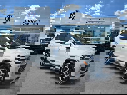 New 2025 Volkswagen Tiguan SE