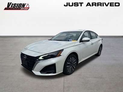 Used 2023 Nissan Altima 2.5 SV w/ SV Premium Package