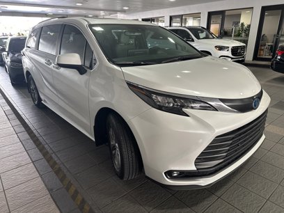 Used 2025 Toyota Sienna XLE
