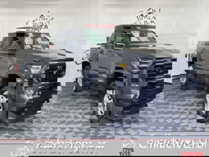 New 2025 Toyota Tacoma SR5