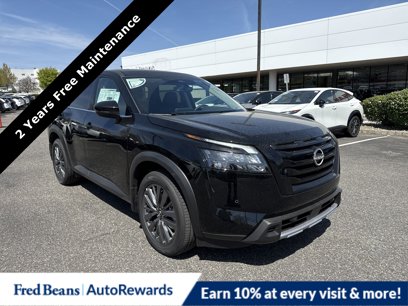 New 2025 Nissan Pathfinder SL w/ SL Premium Package