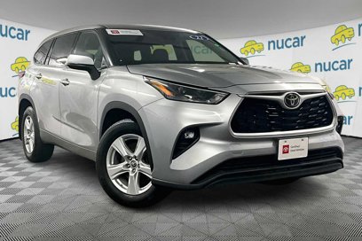 Certified 2022 Toyota Highlander LE