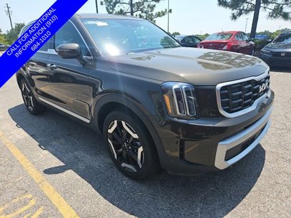 Used 2024 Kia Telluride S w/ S Sunroof Package