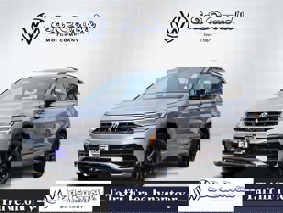New 2024 Volkswagen Tiguan SE R-Line