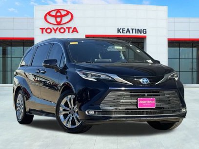 Used 2021 Toyota Sienna Platinum
