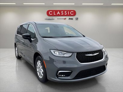 New 2025 Chrysler Pacifica Select