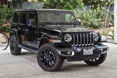 Used 2022 Jeep Wrangler Unlimited Sahara w/ Cold Weather Group