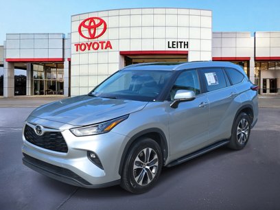 Used 2023 Toyota Highlander XLE