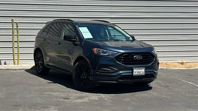 New 2023 Ford Edge SE w/ Black Appearance Package