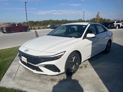 New 2024 Hyundai Elantra SEL