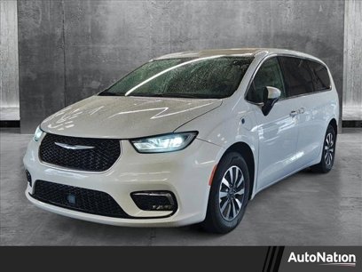 Used 2023 Chrysler Pacifica Touring-L