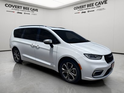 New 2025 Chrysler Pacifica Pinnacle