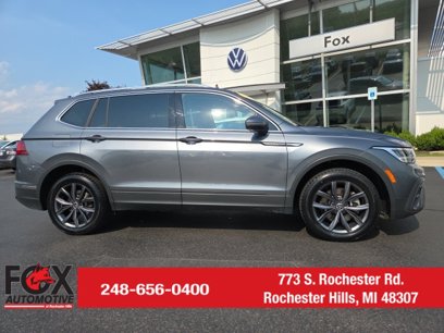 Used 2022 Volkswagen Tiguan SE w/ Panoramic Sunroof Package