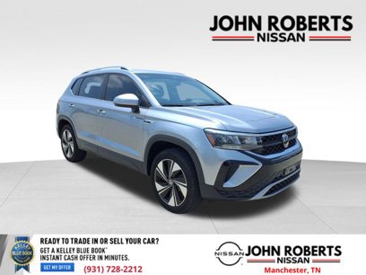 Used 2024 Volkswagen Taos SE w/ Panoramic Sunroof Package