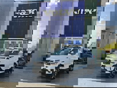 Certified 2025 Volvo XC40 B5 Core