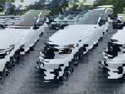 New 2025 Volvo XC40 B5 Plus w/ Protection Package Premier