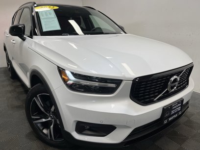 Used 2022 Volvo XC40 T5 R-Design