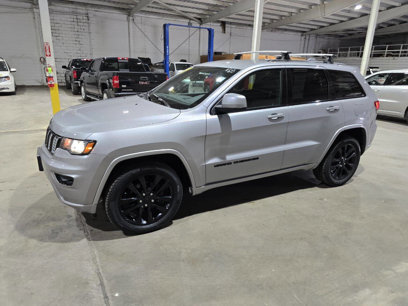 Used 2017 Jeep Grand Cherokee Altitude