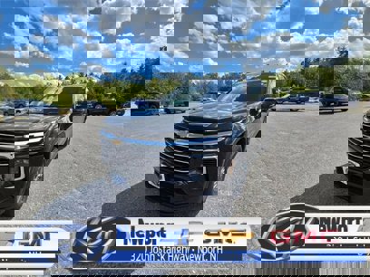 New 2025 Chevrolet Traverse LT w/ Driver Confidence Package