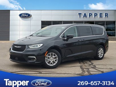 Used 2024 Chrysler Pacifica Touring-L