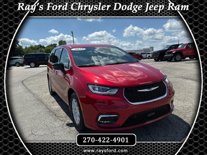 New 2025 Chrysler Pacifica Select
