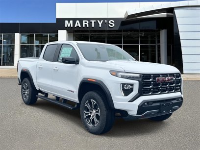 New 2025 GMC Canyon AT4 w/ AT4 Premium Package