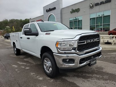 New 2024 RAM 3500 Tradesman w/ Chrome Appearance Group