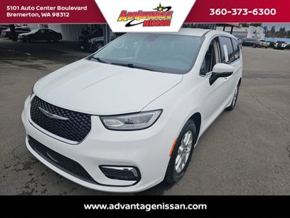 Used 2023 Chrysler Pacifica Touring-L