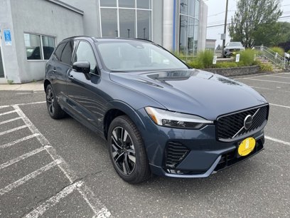 New 2026 Volvo XC60 B5 Core w/ Climate Package
