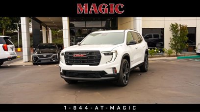Used 2025 GMC Acadia Elevation w/ Elevation Premium Package