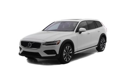 New 2025 Volvo V60 B5 Cross Country Ultra w/ Protection Package Premier