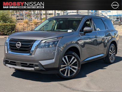 New 2025 Nissan Pathfinder Platinum w/ Cargo Package