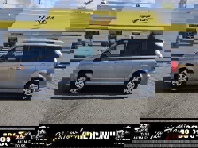 Used 2018 Dodge Grand Caravan SE w/ UConnect Hands-Free Group