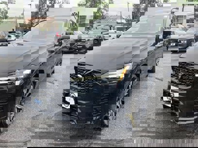 New 2025 Volvo XC60 B5 Ultra w/ Protection Package Premier