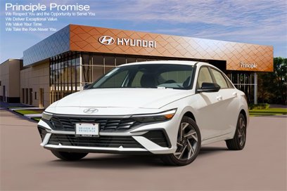 New 2025 Hyundai Elantra SEL w/ Cargo Package
